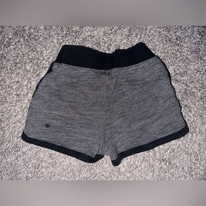 Lululemon Cool & Collected Short *2.5" Size 4 Grey Black Cotton Terry